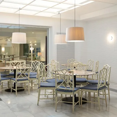 Prestige Sant Marc מלון